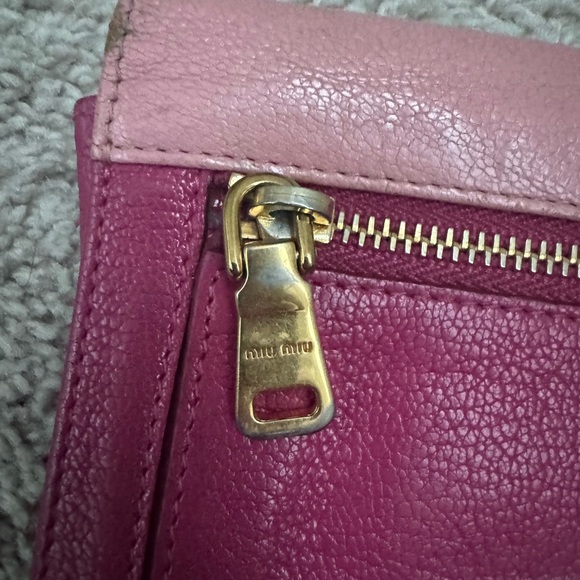 Preloved Authentic Miu Miu Envelope Wallet - Picture 4 of 15